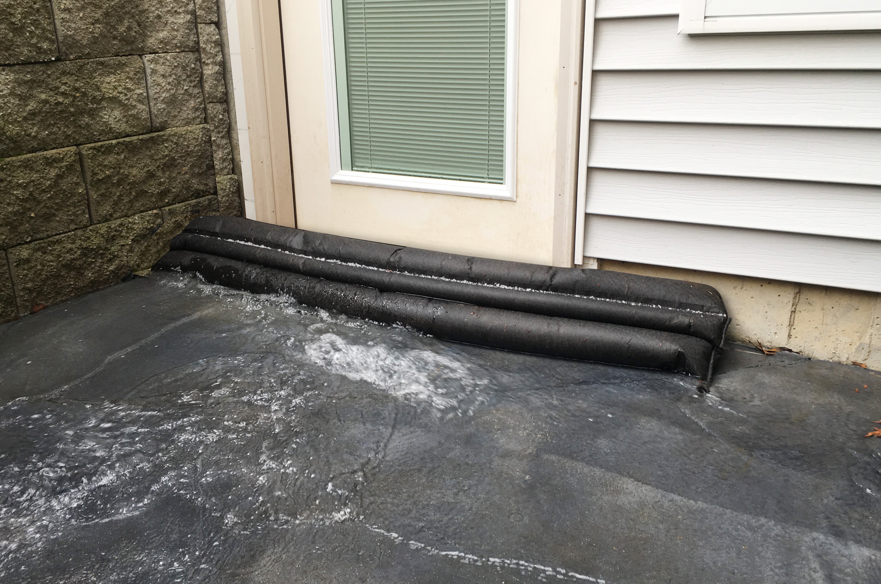 Quick Dam 5,10,17 Ft Flood Barriers (1/Pack)