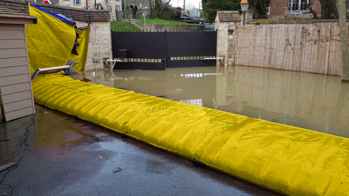 Flood Control - Water Gate Barriers Instant Protection